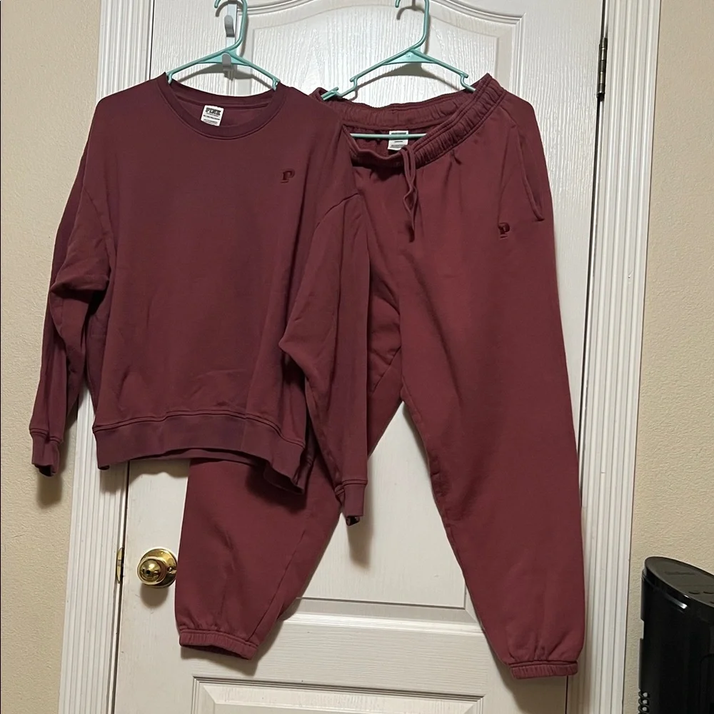 PINK vs Mauve sweatsuit - Picture 5 of 13